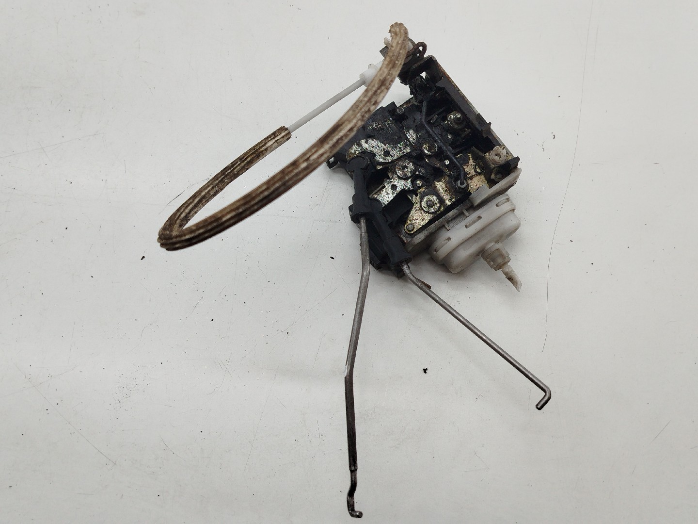 Fecho da Porta Frente Esquerdo AUDI A4 Avant (8D5, B5) | 94 - 02 Imagem-5