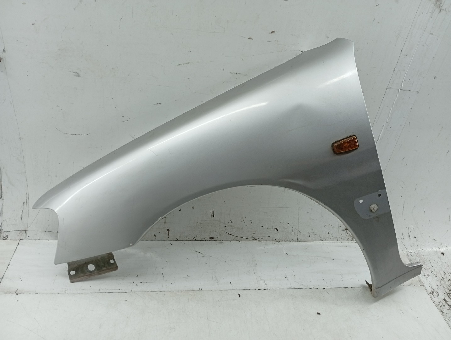 Guarda Lamas Esquerdo PEUGEOT 106 II (1A_, 1C_) | 96 - 05 Imagem-3