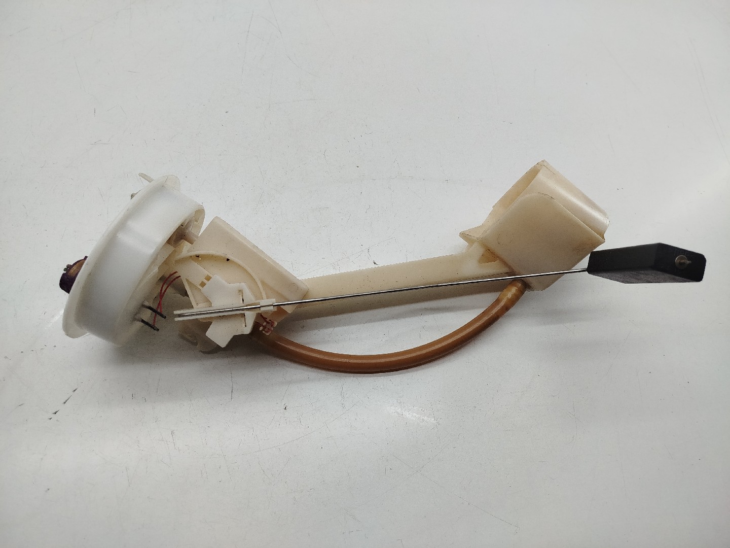 Boia do Combustível AUDI A4 Avant (8D5, B5) | 94 - 02 Imagem-3