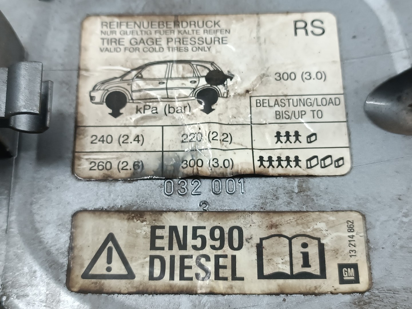 Tampa do deposito de combustível com tampão OPEL MERIVA A Veículo multiuso (X03) | 03 - 10 Imagem-1