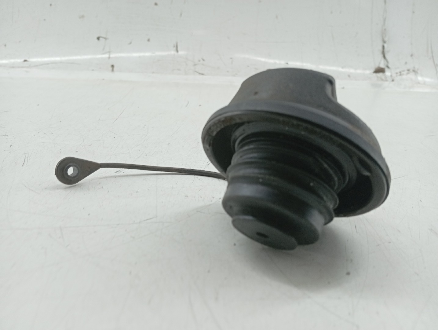 Tampa interior do depósito de combustível OPEL MERIVA A Veículo multiuso (X03) | 03 - 10 Imagem-2