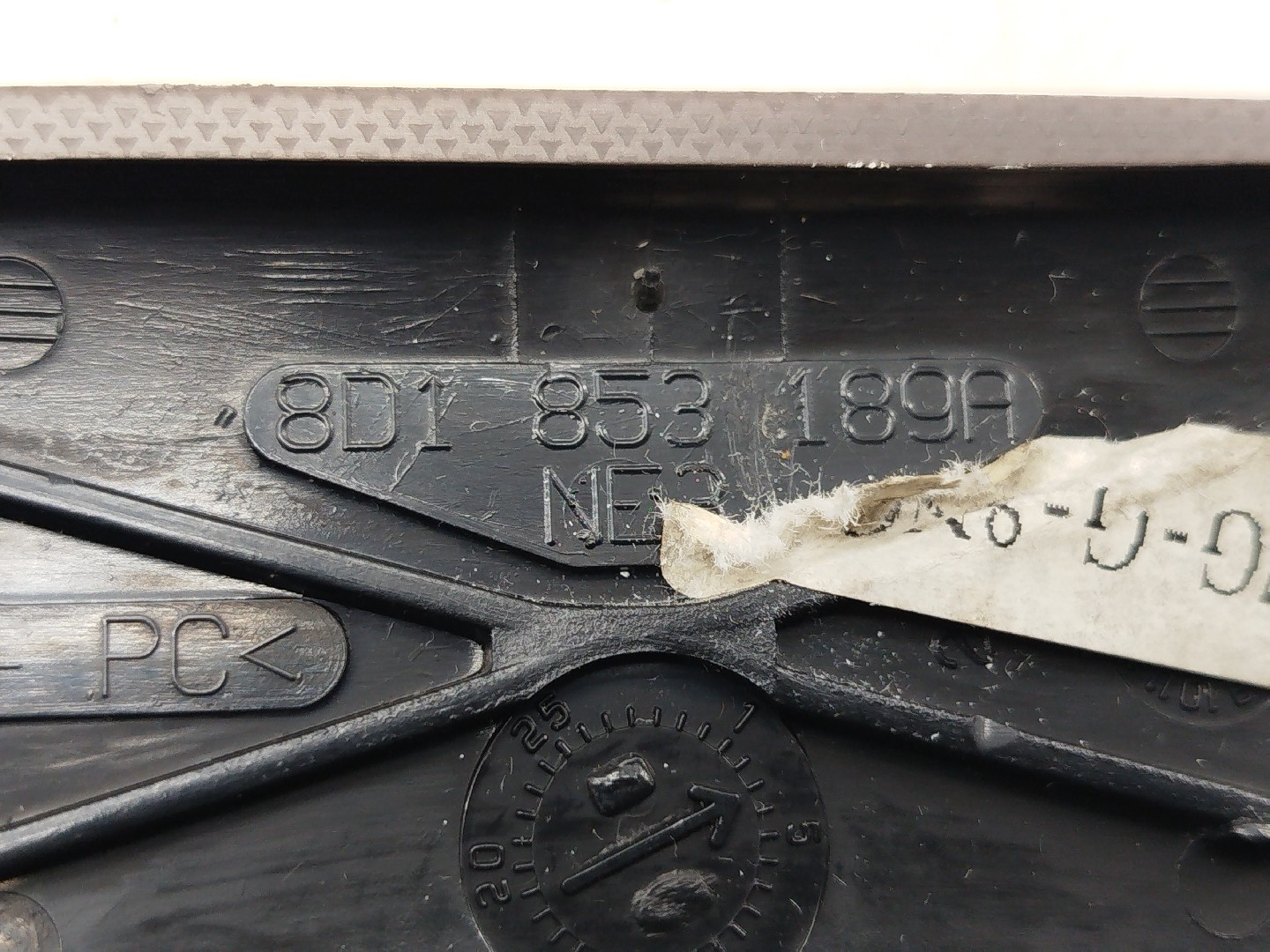 Friso do Tablier AUDI A4 Avant (8D5, B5) | 94 - 02 Imagem-2