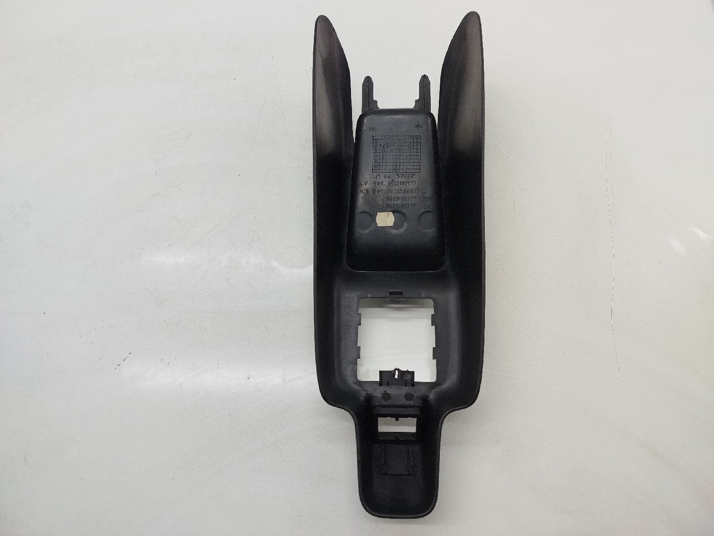 Consola Central PEUGEOT 106 II (1A_, 1C_) | 96 - 05 Imagem-1