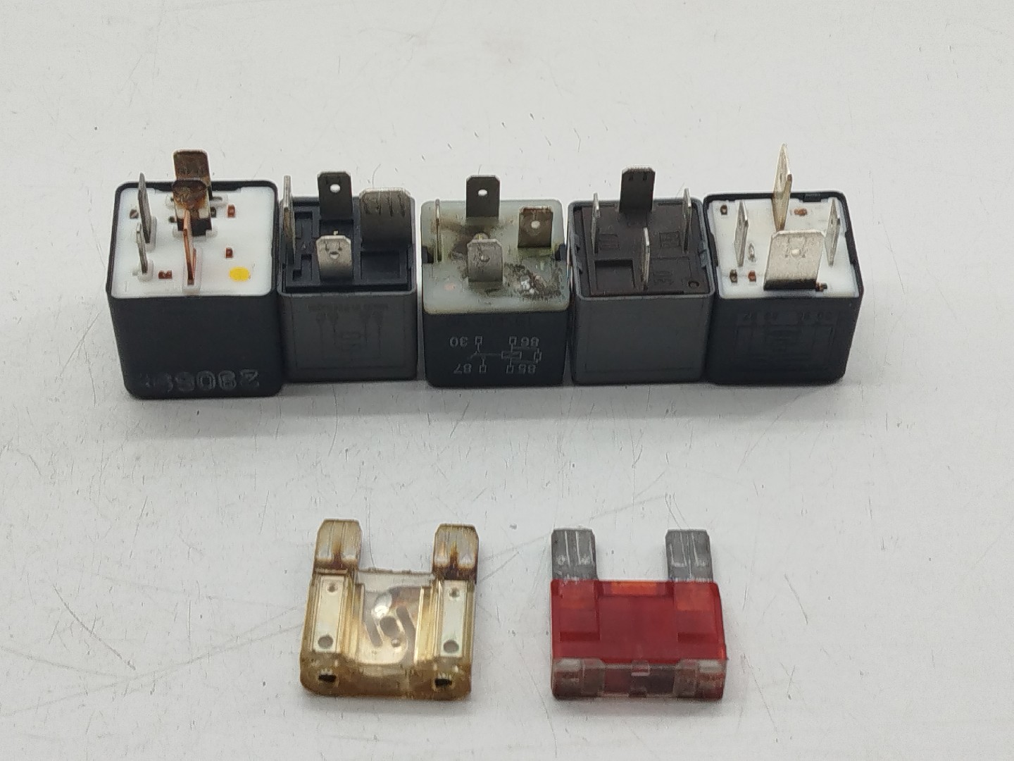 Relés AUDI A4 Avant (8D5, B5) | 94 - 02 Imagem-6