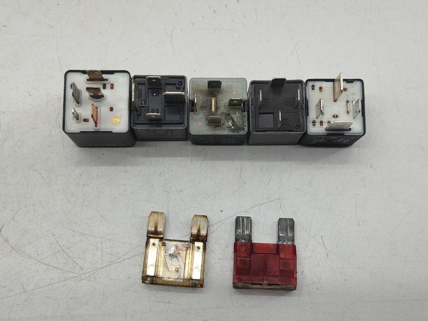 Relés AUDI A4 Avant (8D5, B5) | 94 - 02 Imagem-7