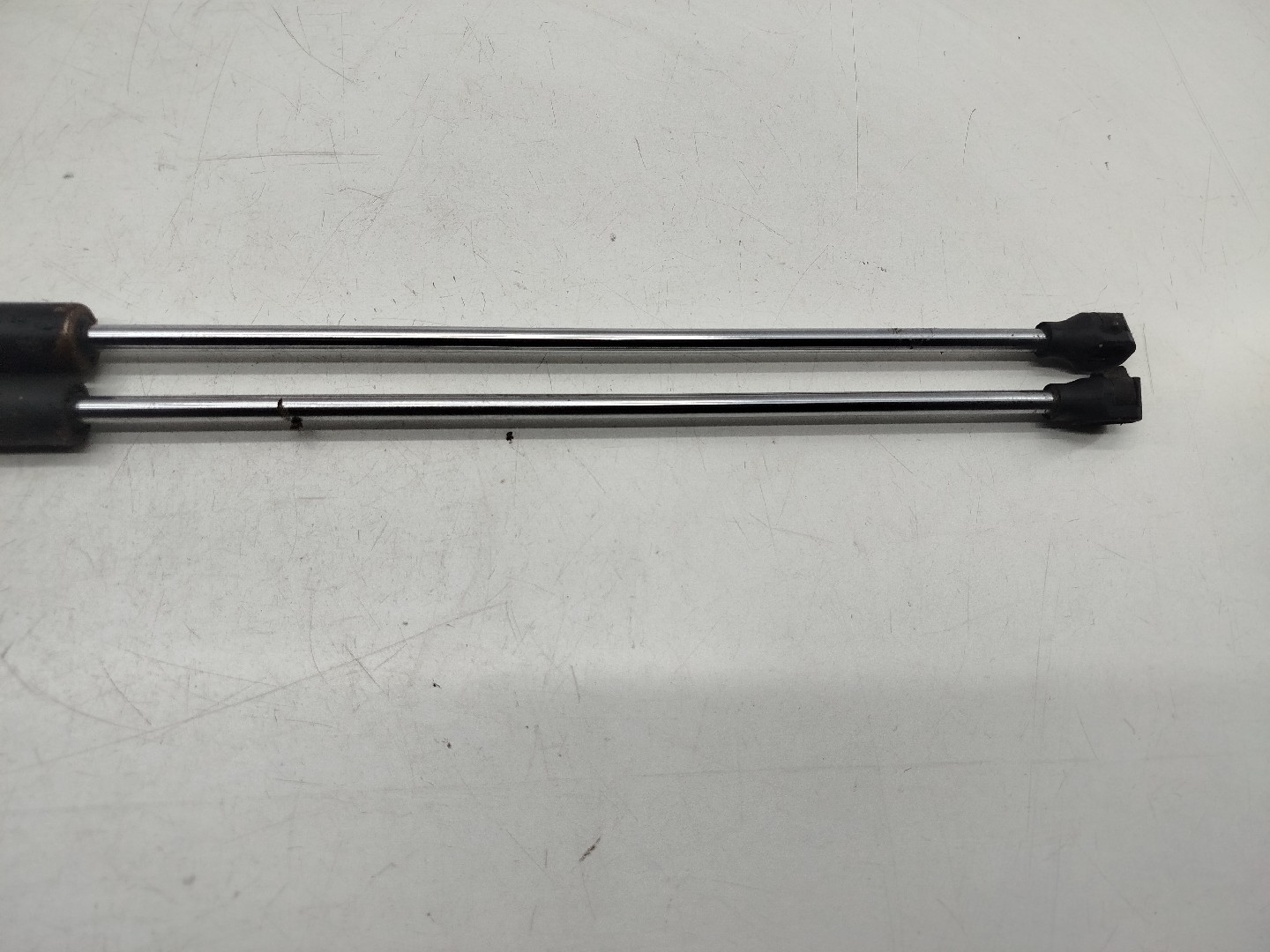 Amortecedores do capô PEUGEOT 106 II (1A_, 1C_) | 96 - 05 Imagem-1