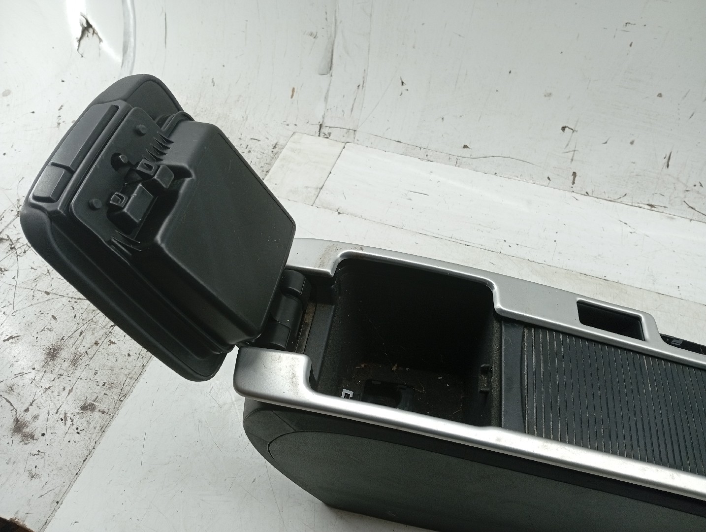 Consola Central VOLVO C30 (533) | 06 - 13 Imagem-2