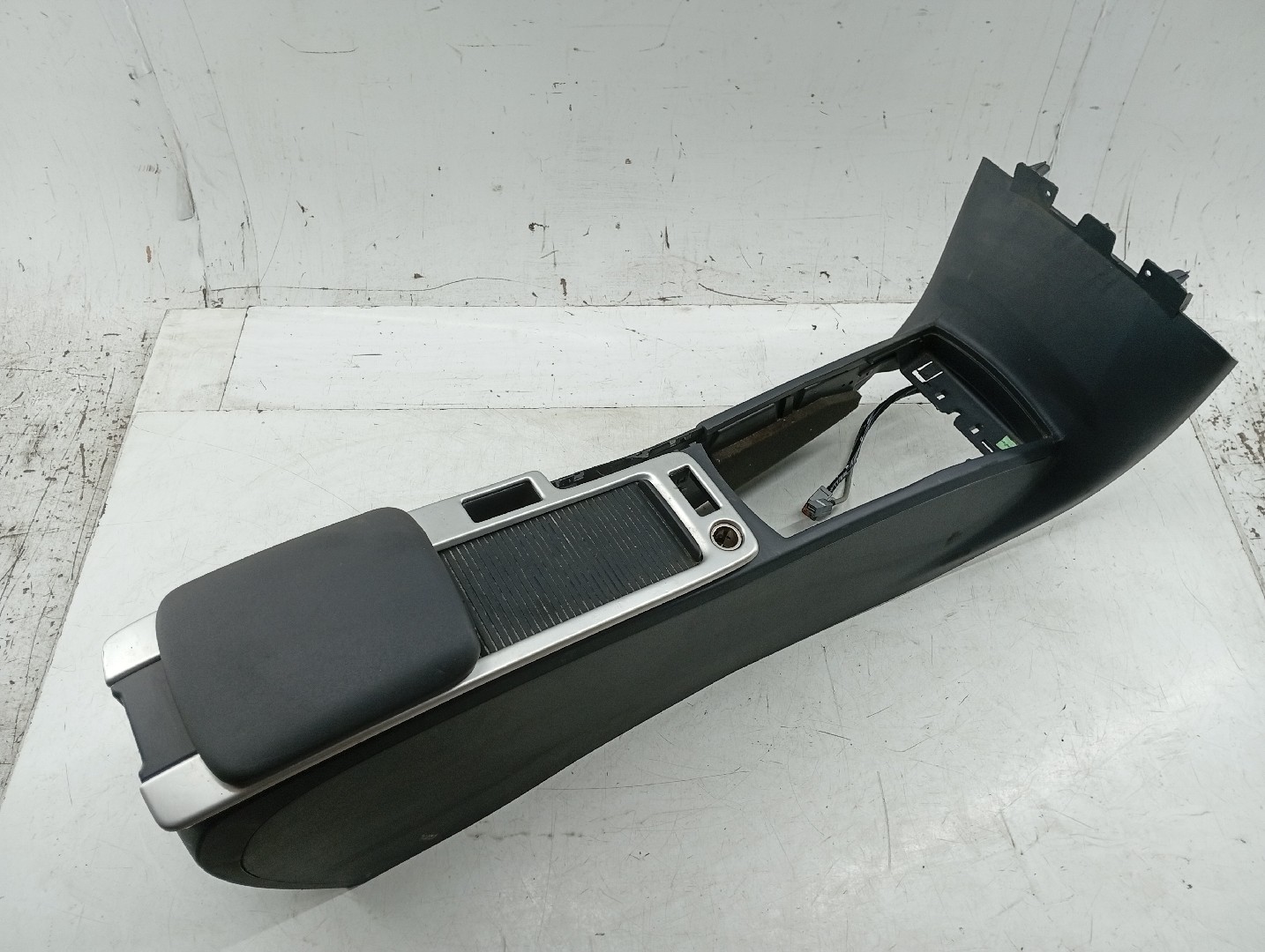 Consola Central VOLVO C30 (533) | 06 - 13 Imagem-1