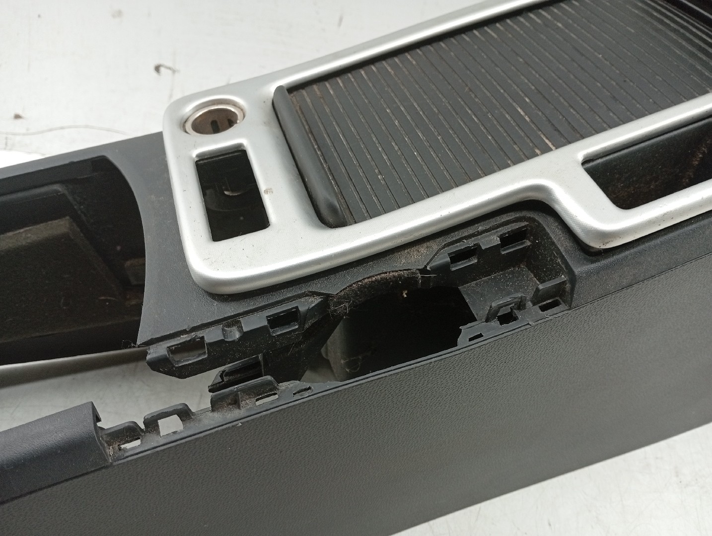 Consola Central VOLVO C30 (533) | 06 - 13 Imagem-4