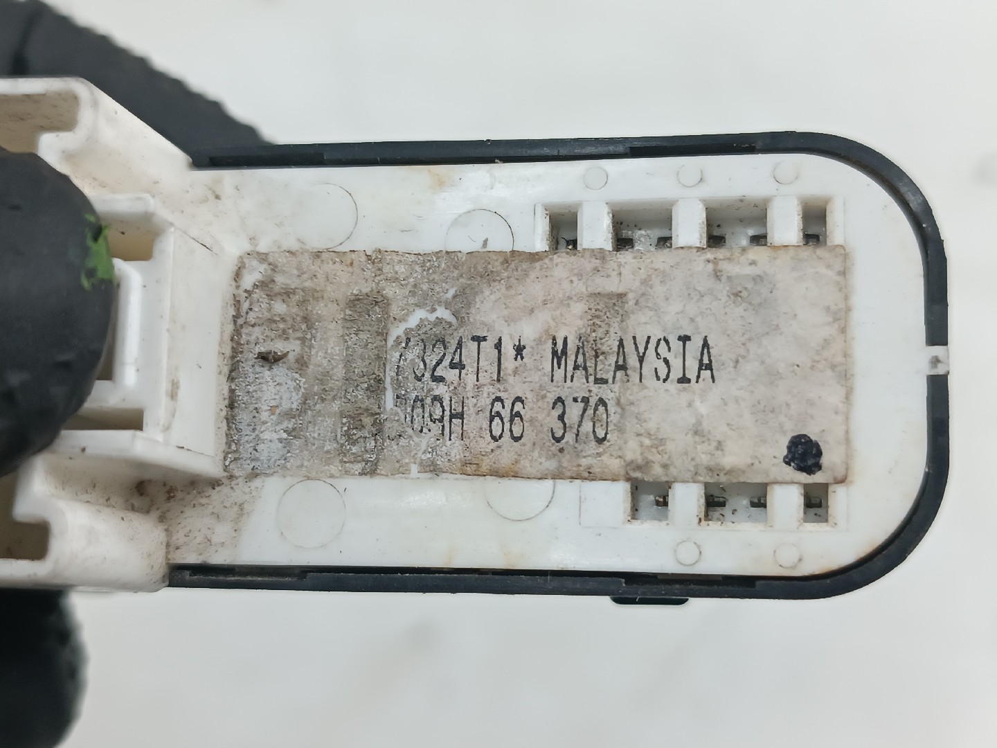 Comutador de vidro traseiro direito MAZDA CX-3 (DK) | 15 -  Imagem-1