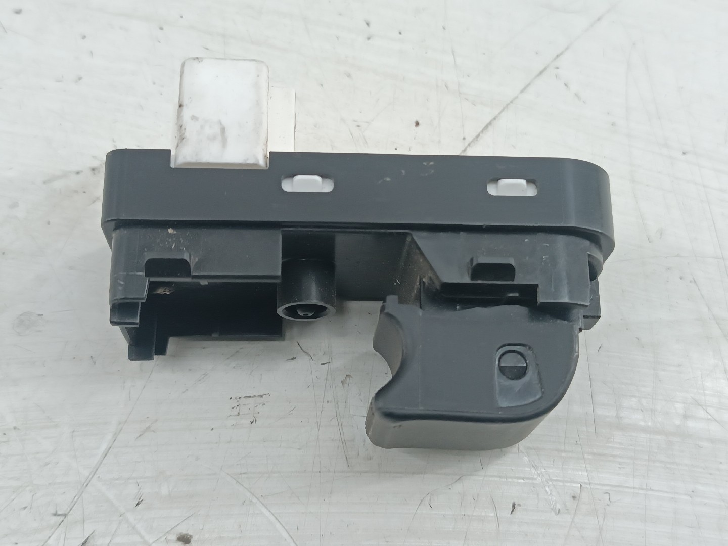 Comutador de vidro traseiro direito MAZDA CX-3 (DK) | 15 -  Imagem-2