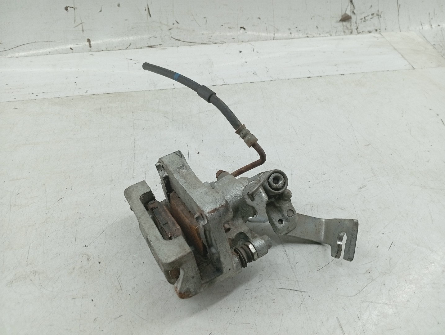 Pinça Travão Esquerda MAZDA CX-3 (DK) | 15 - 