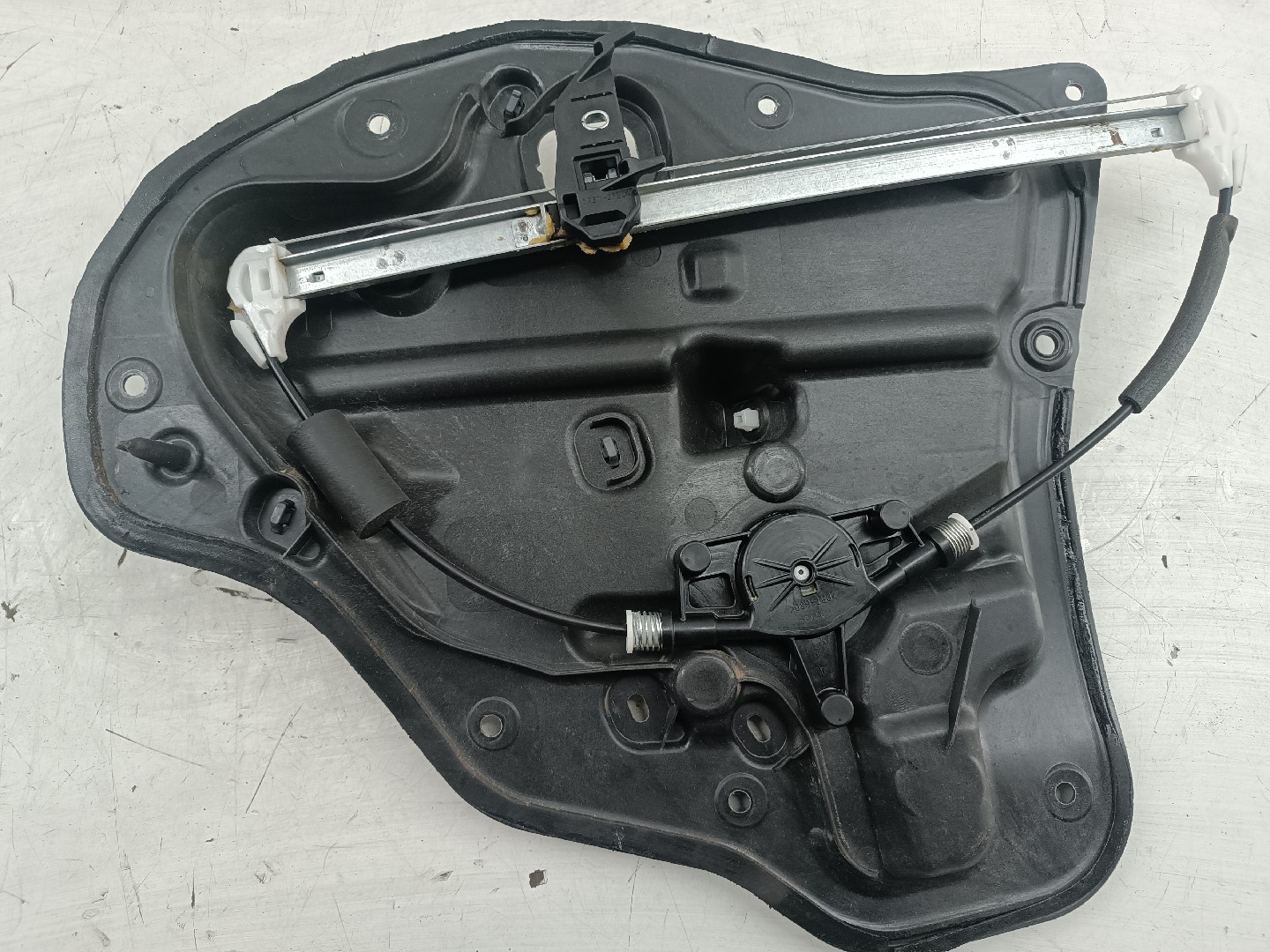 Motor e elevador de vidro trás direito MAZDA CX-3 (DK) | 15 - 