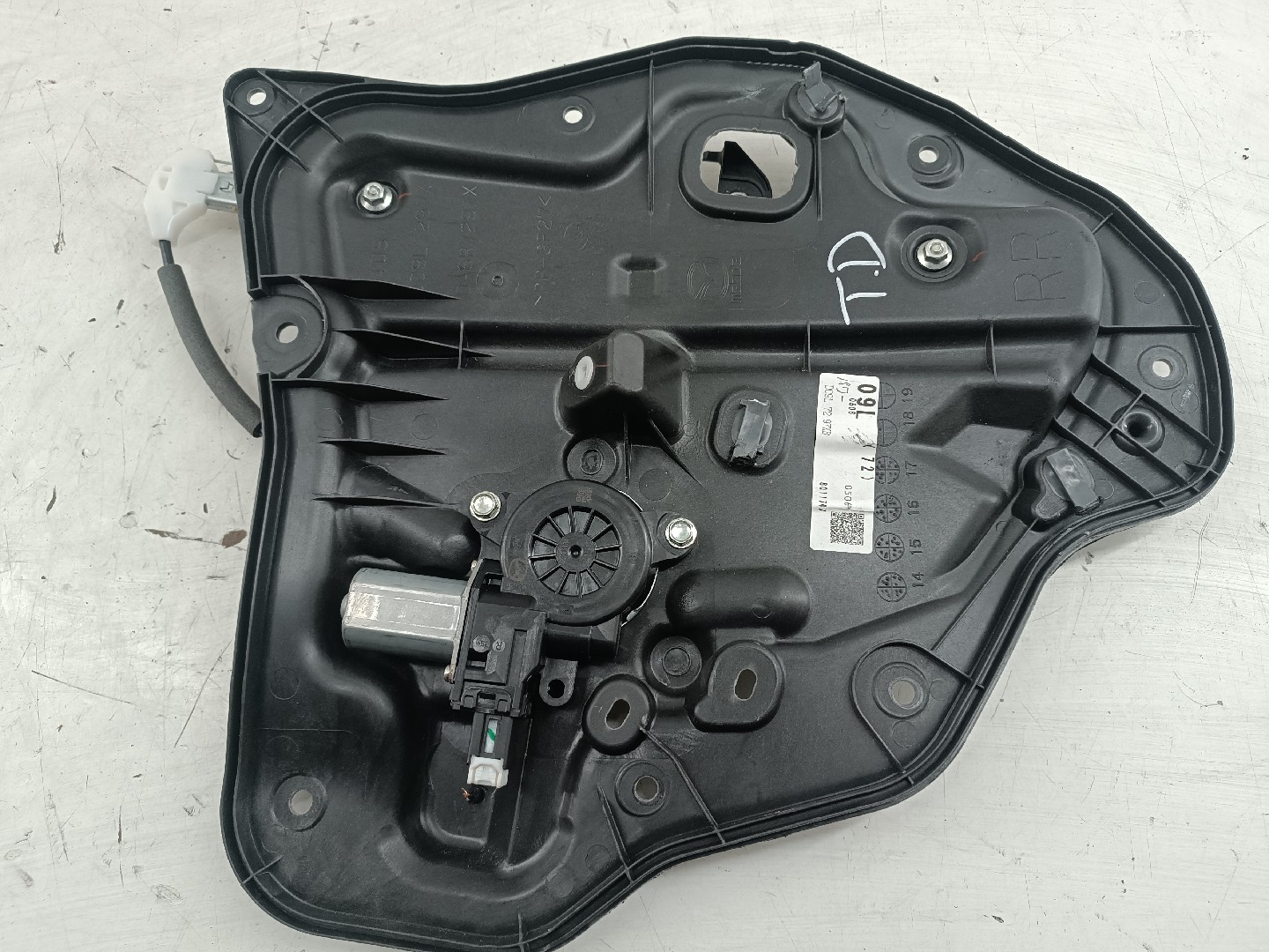 Motor e elevador de vidro trás direito MAZDA CX-3 (DK) | 15 -  Imagem-6