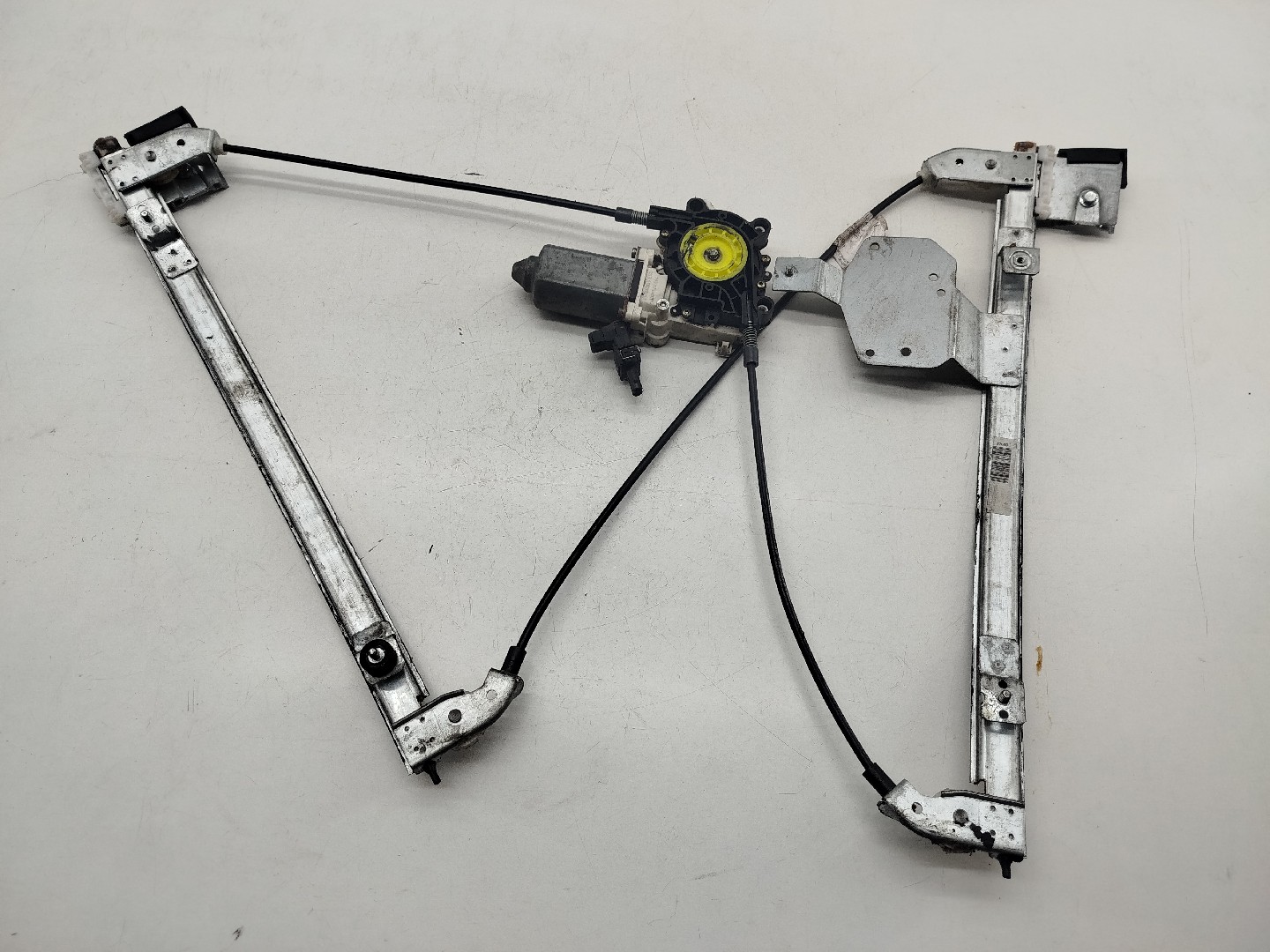 Motor e elevador de vidro frente esquerdo VOLKSWAGEN POLO (6N1) | 94 - 99 Imagem-6