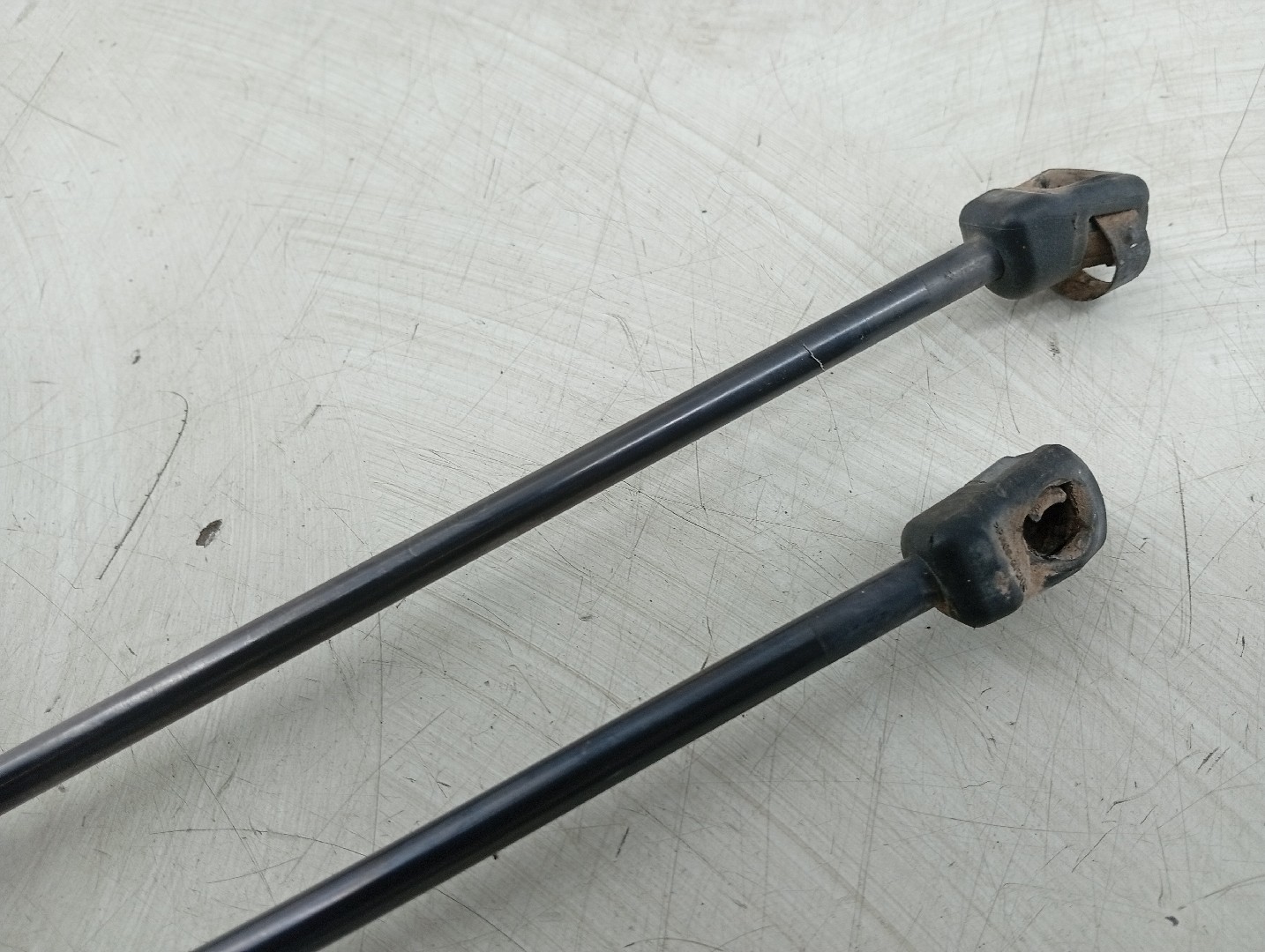 Amortecedores de mala esq. / Dir. MERCEDES-BENZ GLC (X253) | 15 -  Imagem-1