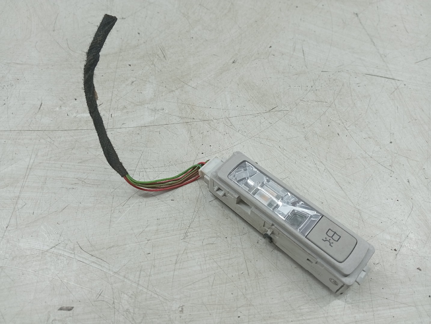 Luz interior MERCEDES-BENZ GLC (X253) | 15 -  Imagem-2