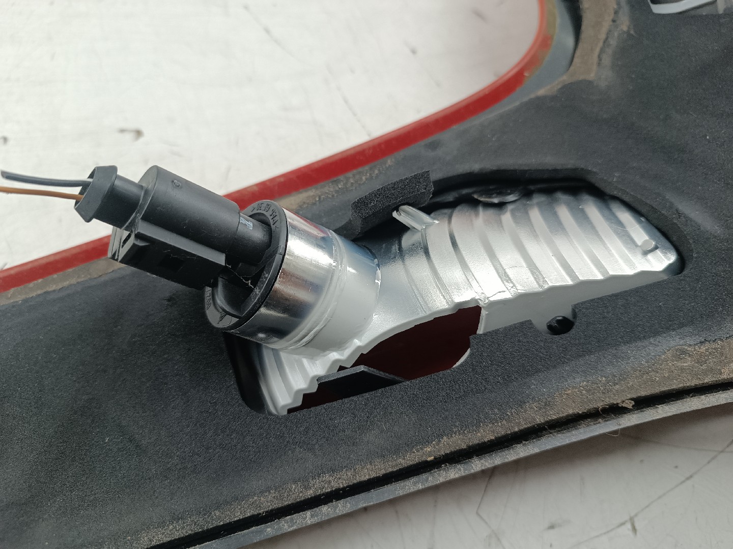 Farolim Stop Esquerdo VOLVO C30 (533) | 06 - 13 Imagem-2