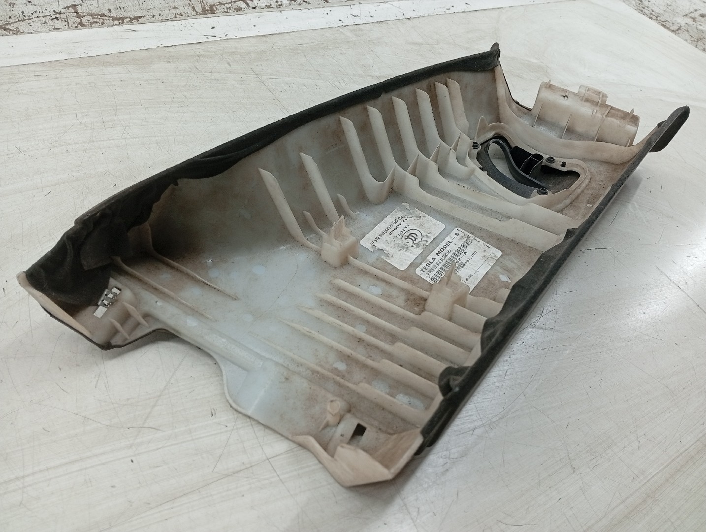 Moldura de pilar B esquerda TESLA MODEL S (5YJS) | 12 -  Imagem-4