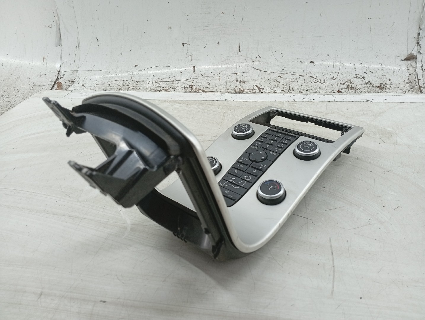 Consola Central VOLVO C30 (533) | 06 - 13 Imagem-2