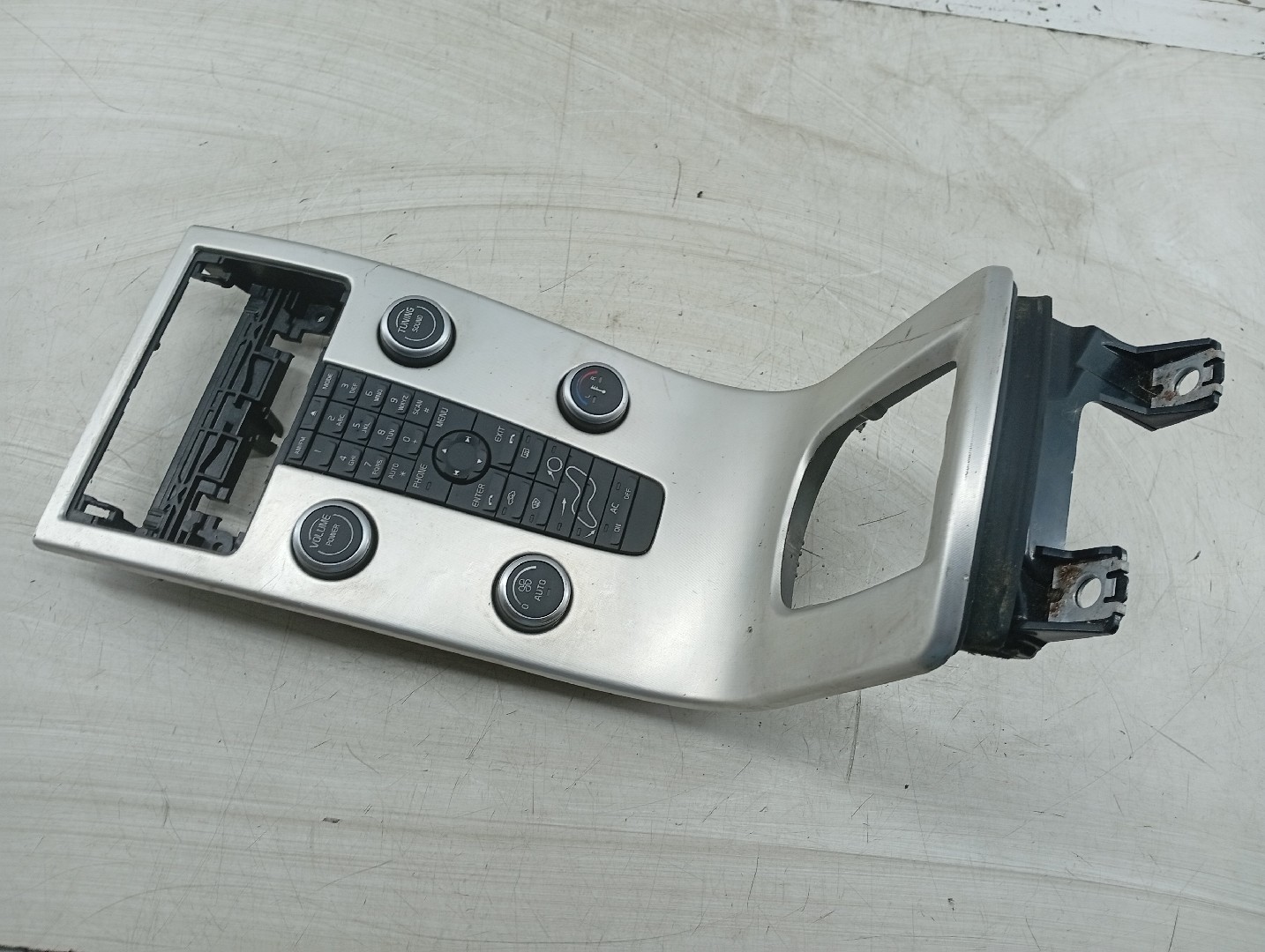 Consola Central VOLVO C30 (533) | 06 - 13 Imagem-6