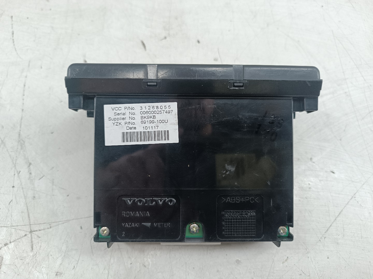 Display VOLVO C30 (533) | 06 - 13