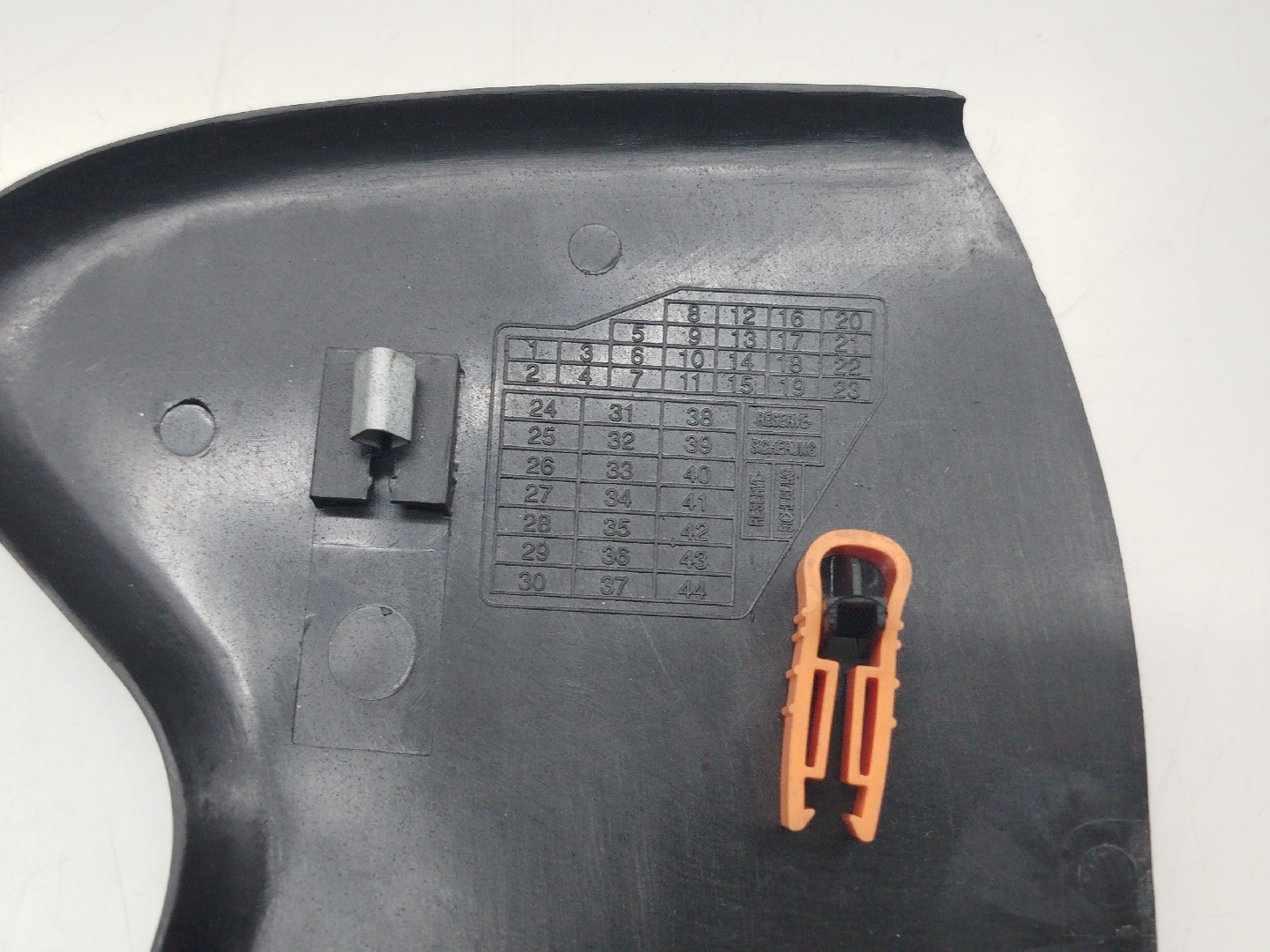 Tampa lateral de tablier AUDI A4 (8D2, B5) | 94 - 01 Imagem-3