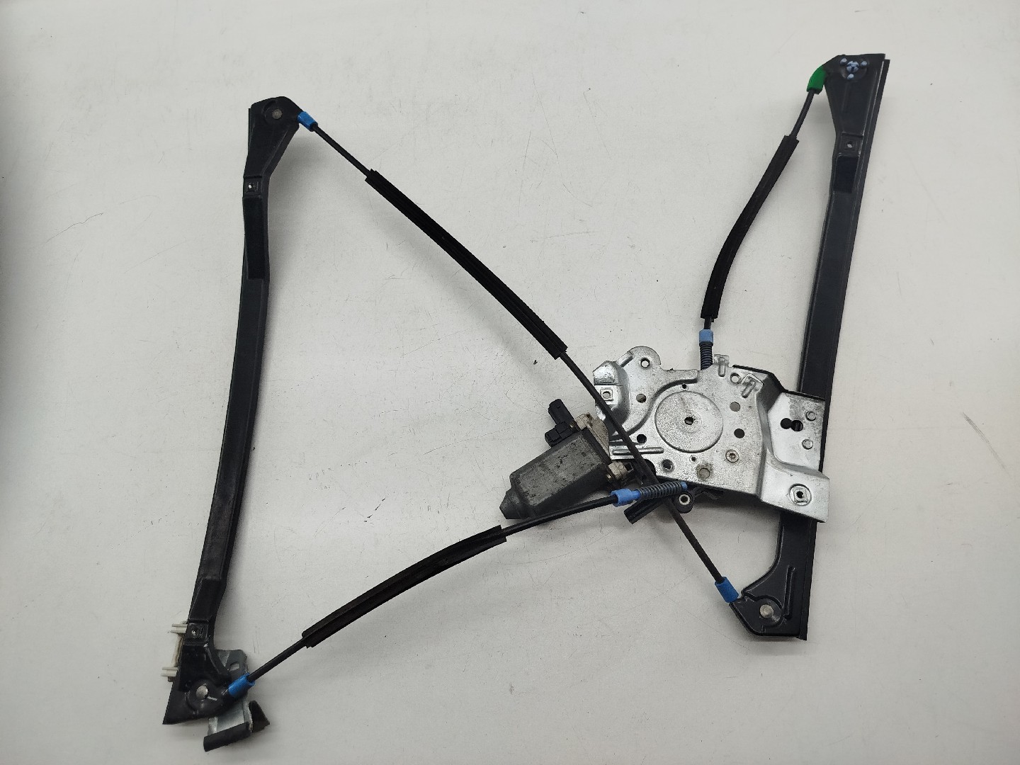 Motor e elevador de vidro frente direito VOLKSWAGEN POLO (6N1) | 94 - 99