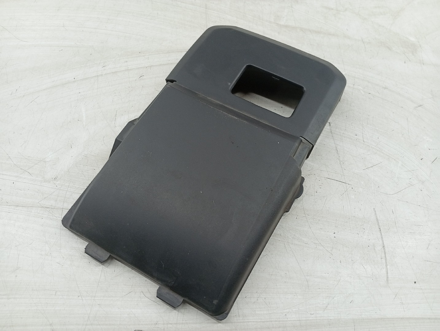 Tampa de caixa de fusiveis VOLVO C30 (533) | 06 - 13 Imagem-3