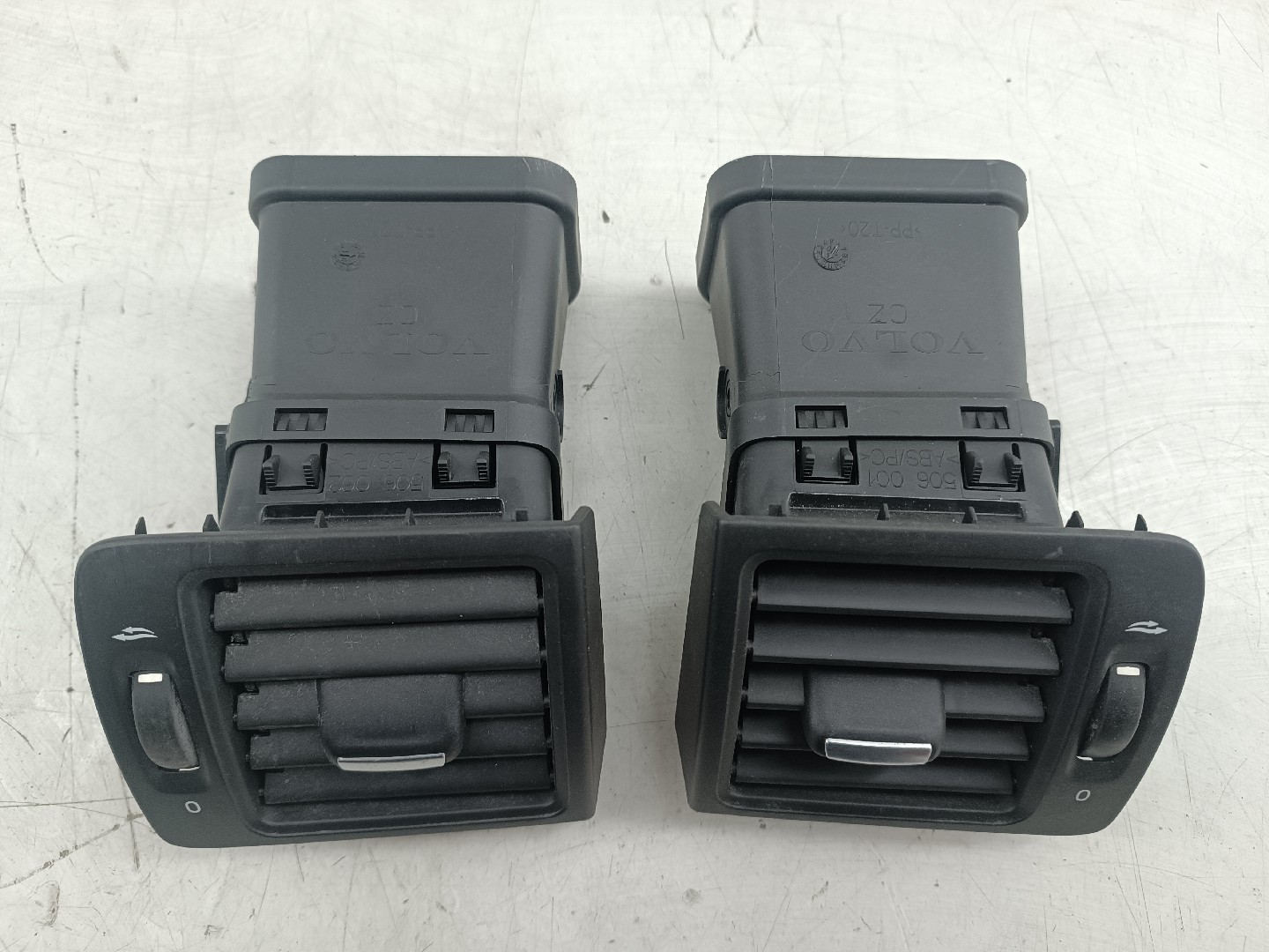 Difusor de ar VOLVO C30 (533) | 06 - 13 Imagem-3