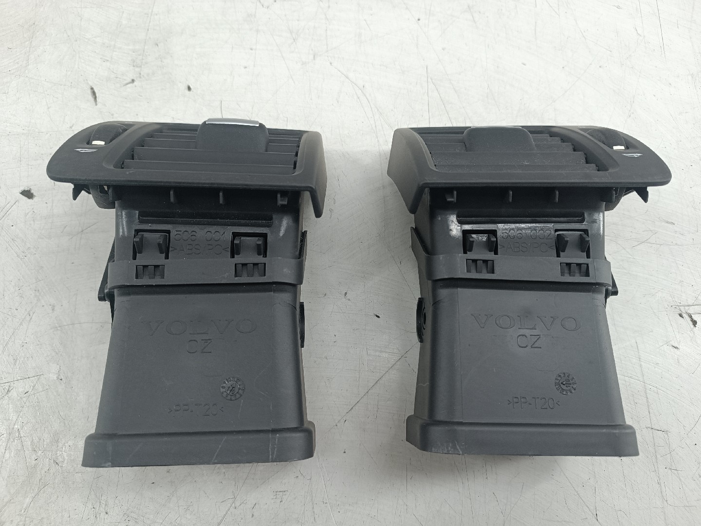 Difusor de ar VOLVO C30 (533) | 06 - 13