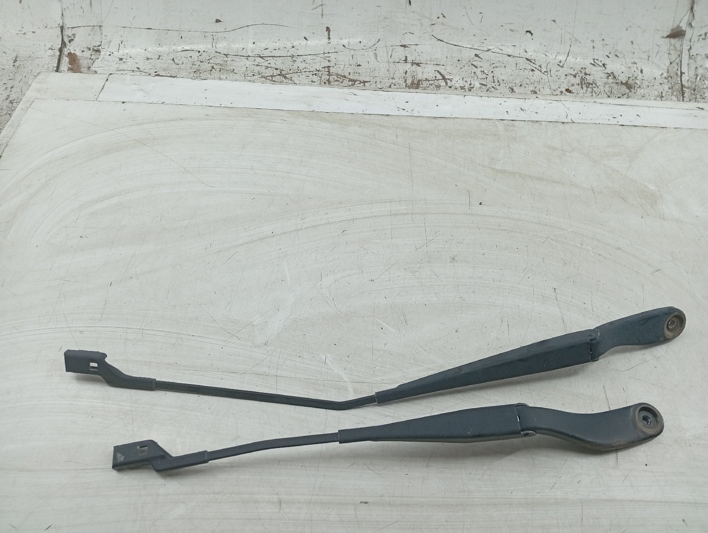 Astes/Escova Limpa Conjunto (2) VOLVO C30 (533) | 06 - 13 Imagem-3