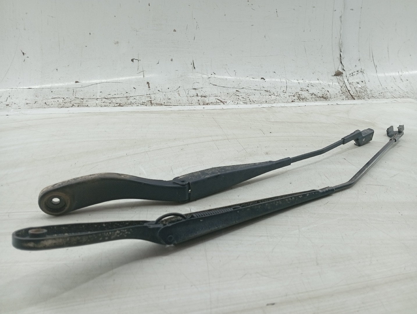 Astes/Escova Limpa Conjunto (2) VOLVO C30 (533) | 06 - 13 Imagem-1