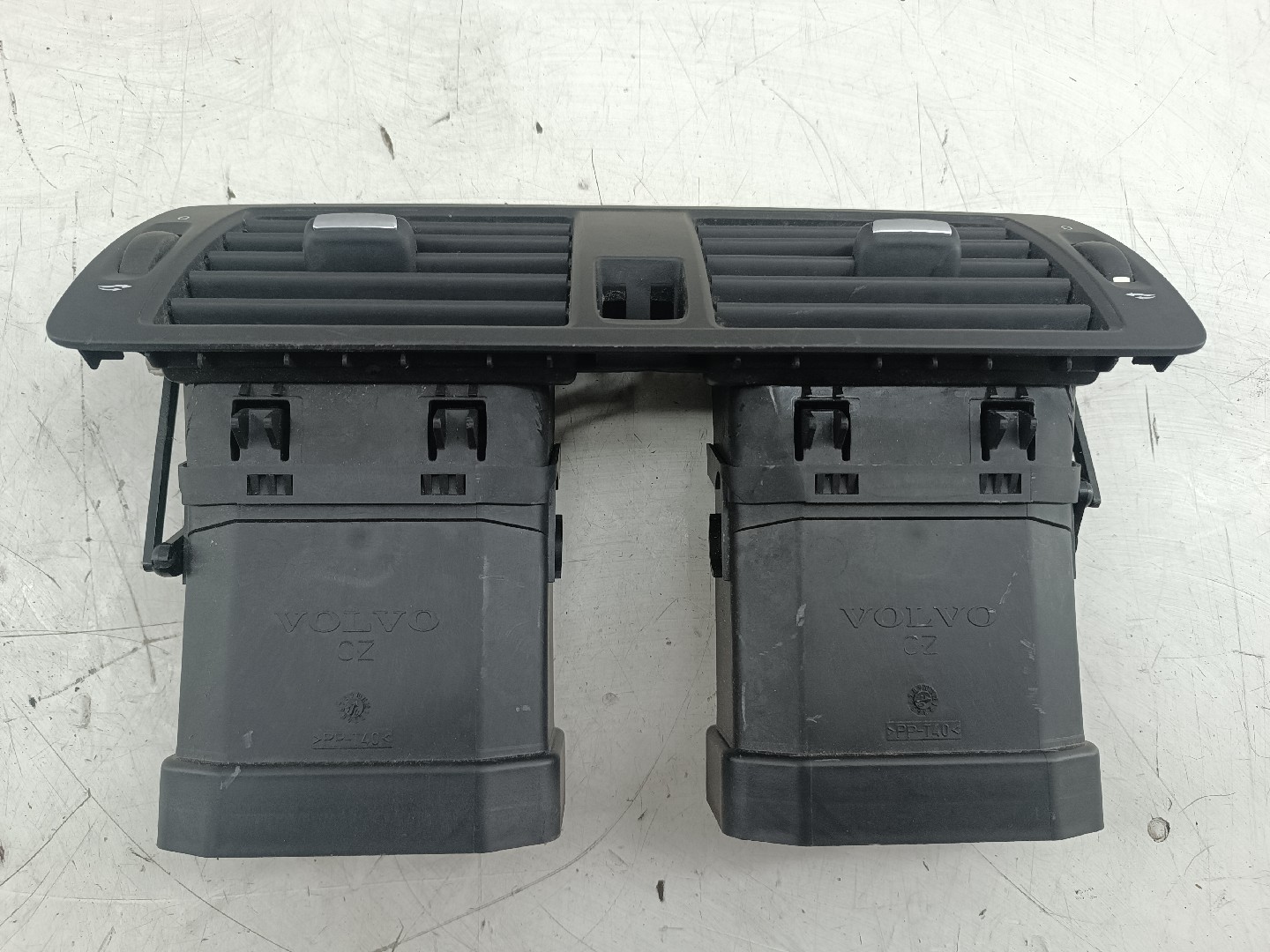 Difusor de ar central VOLVO C30 (533) | 06 - 13 Imagem-3