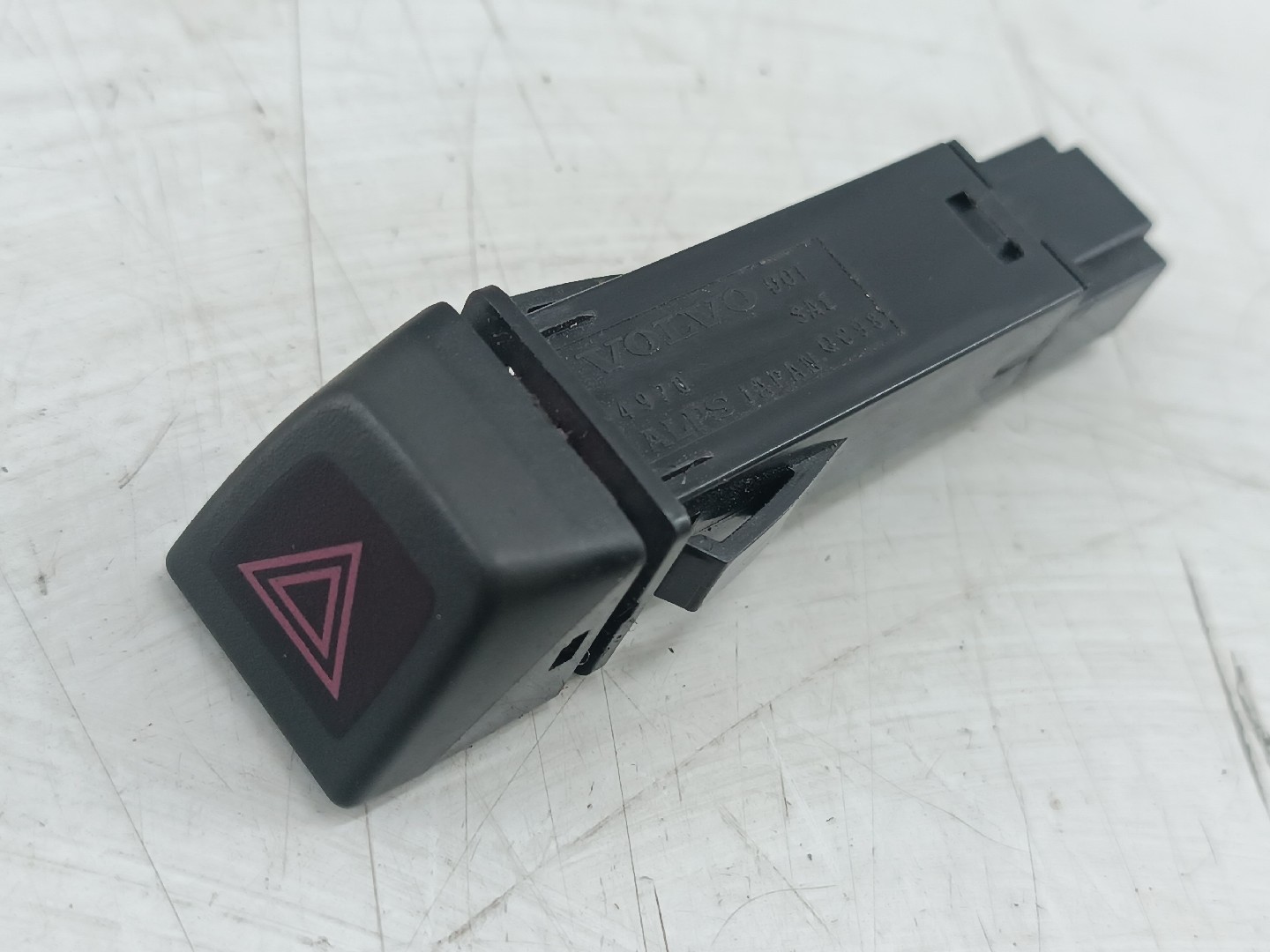 Interruptor 4 piscas VOLVO C30 (533) | 06 - 13 Imagem-3