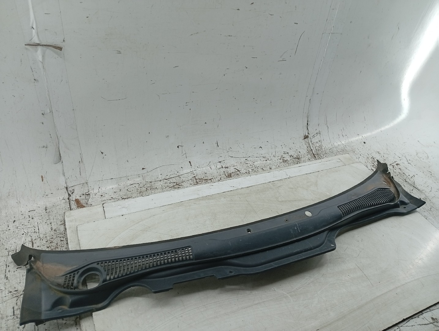 Grelha de torpedo VOLVO C30 (533) | 06 - 13 Imagem-1