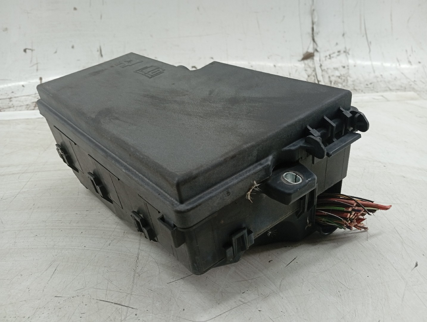 Caixa de Fusíveis VOLVO C30 (533) | 06 - 13 Imagem-1