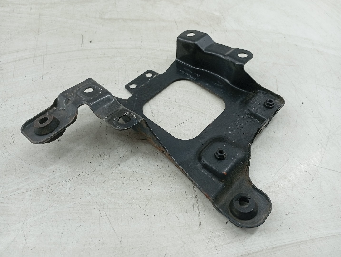 Suporte de Bateria VOLVO C30 (533) | 06 - 13