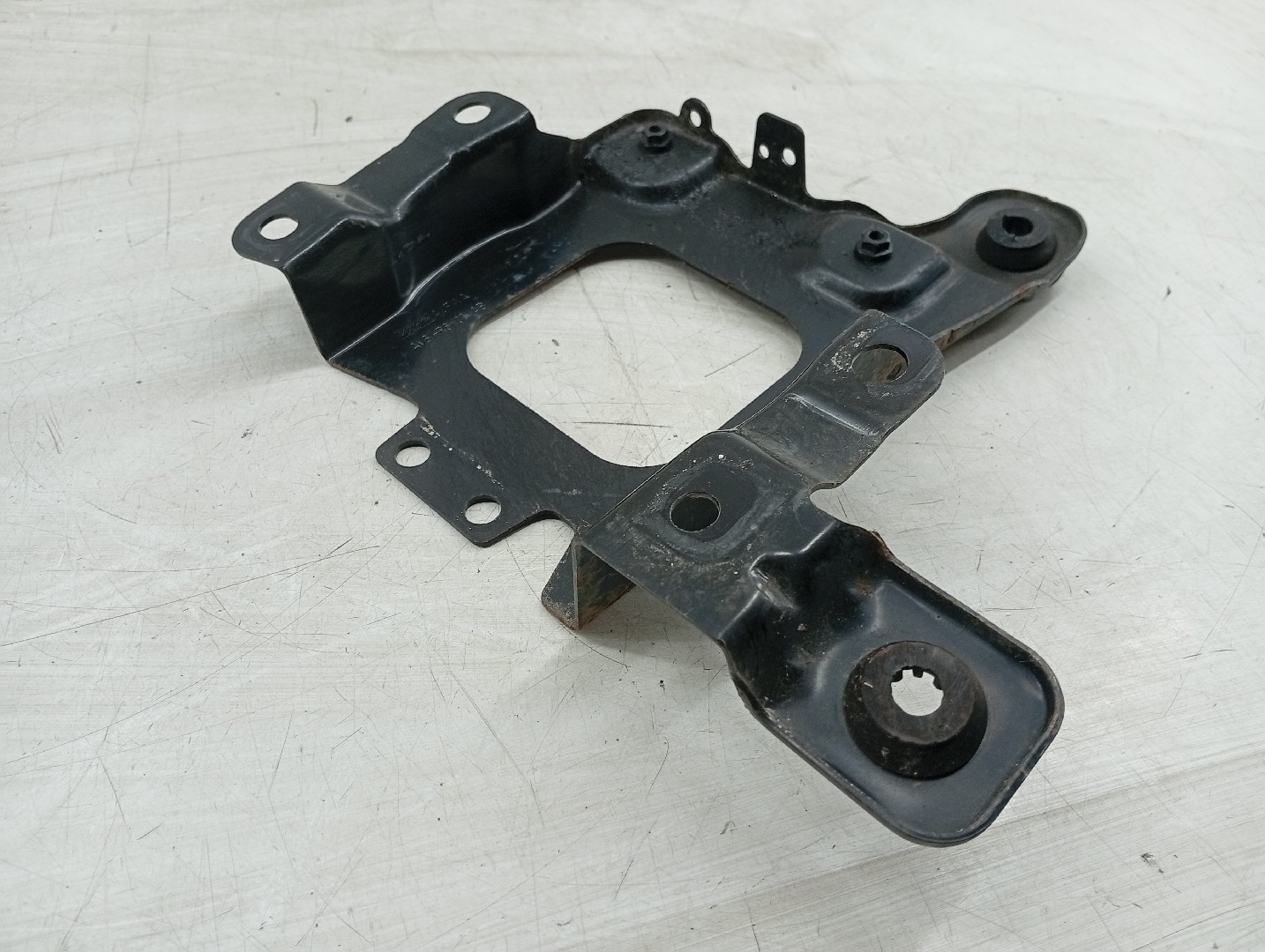 Suporte de Bateria VOLVO C30 (533) | 06 - 13 Imagem-2