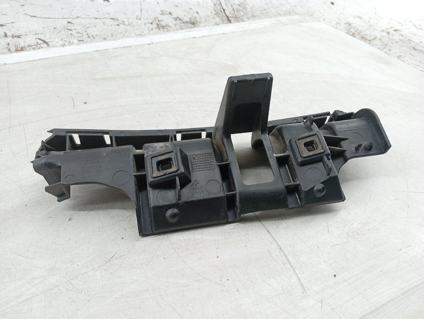 Suporte de para-choques VOLVO C30 (533) | 06 - 13