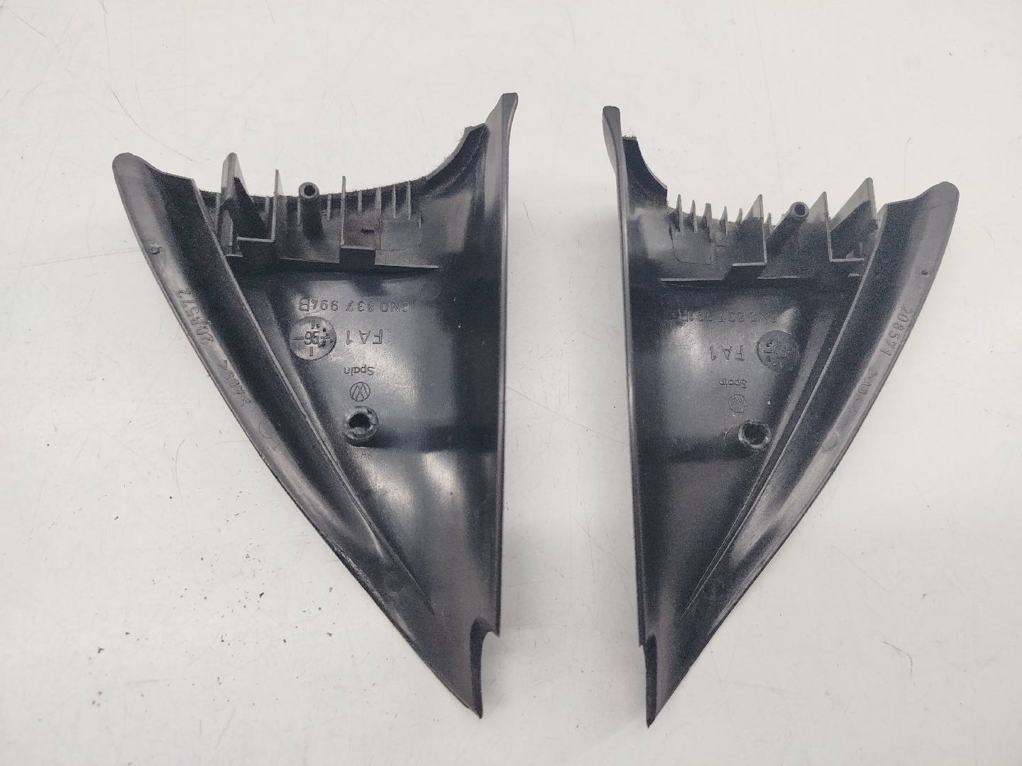 Moldura Triangular do Retrovisor VOLKSWAGEN POLO (6N1) | 94 - 99 Imagem-1