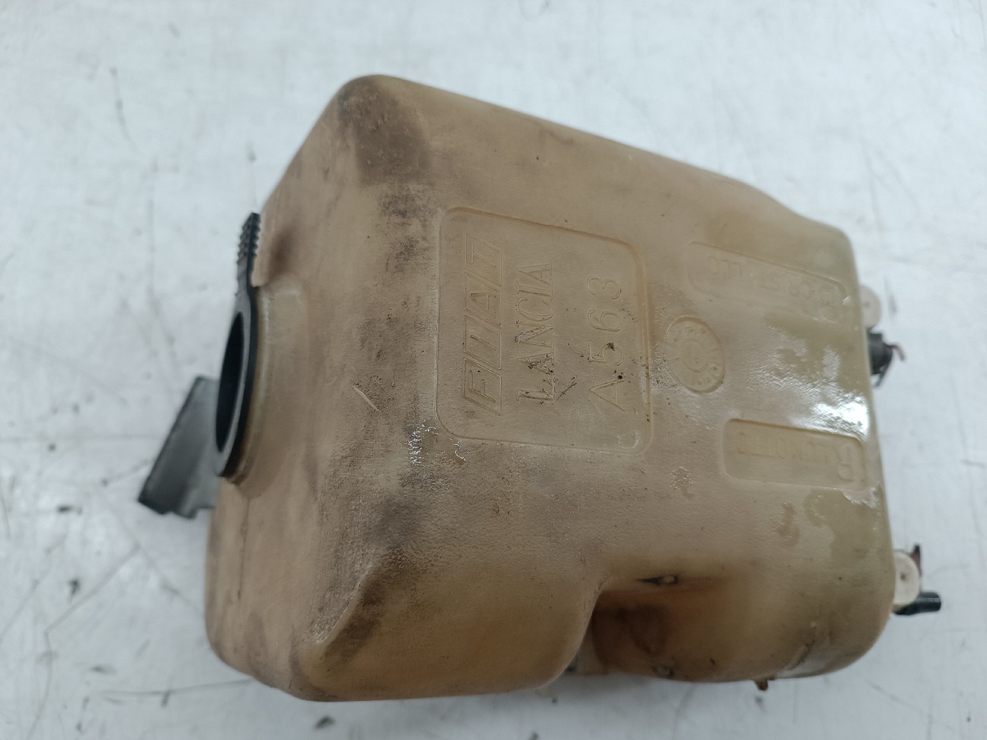 Reservatório de água do limpa para-brisas FIAT UNO (146_) | 83 - 06 Imagem-3