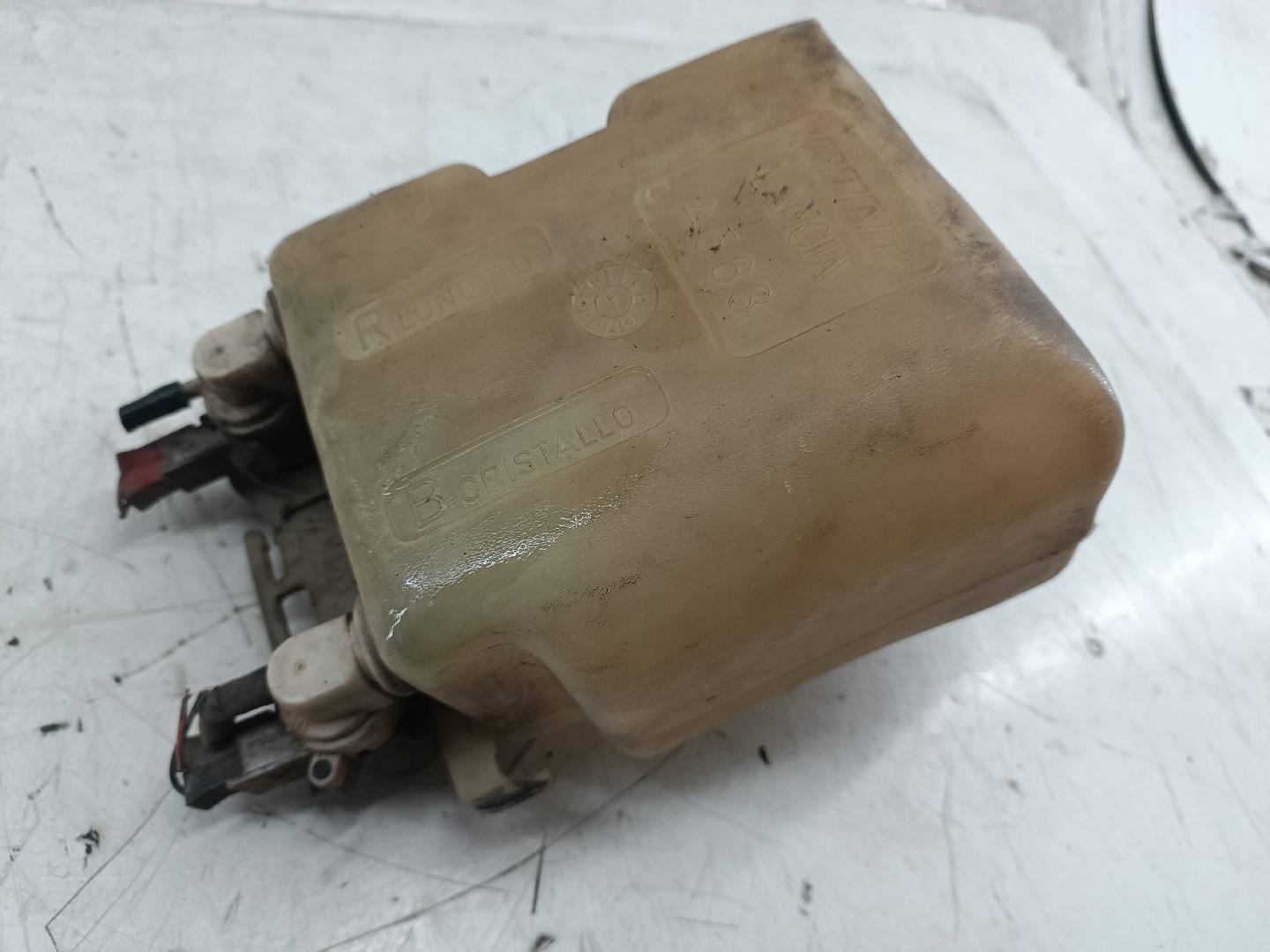 Reservatório de água do limpa para-brisas FIAT UNO (146_) | 83 - 06 Imagem-5