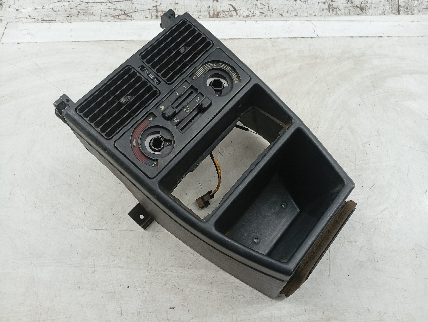 Consola central com difusor de ar FIAT UNO (146_) | 83 - 06