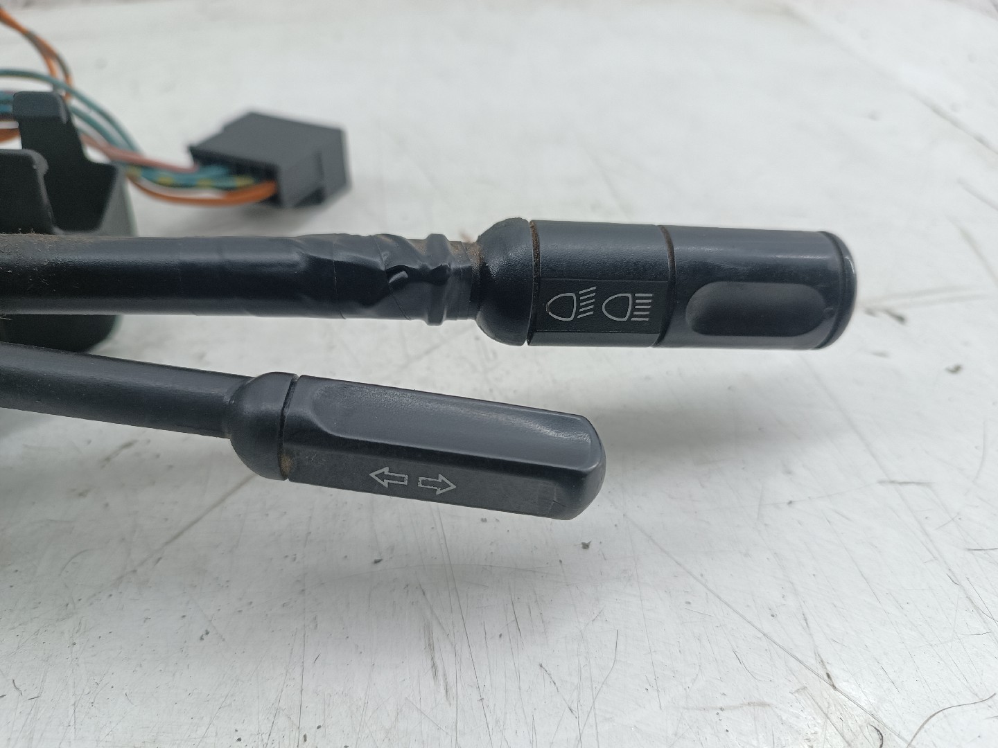 Comutador de Luzes /Piscas /Limpa Para-Brisas FIAT UNO (146_) | 83 - 06 Imagem-1