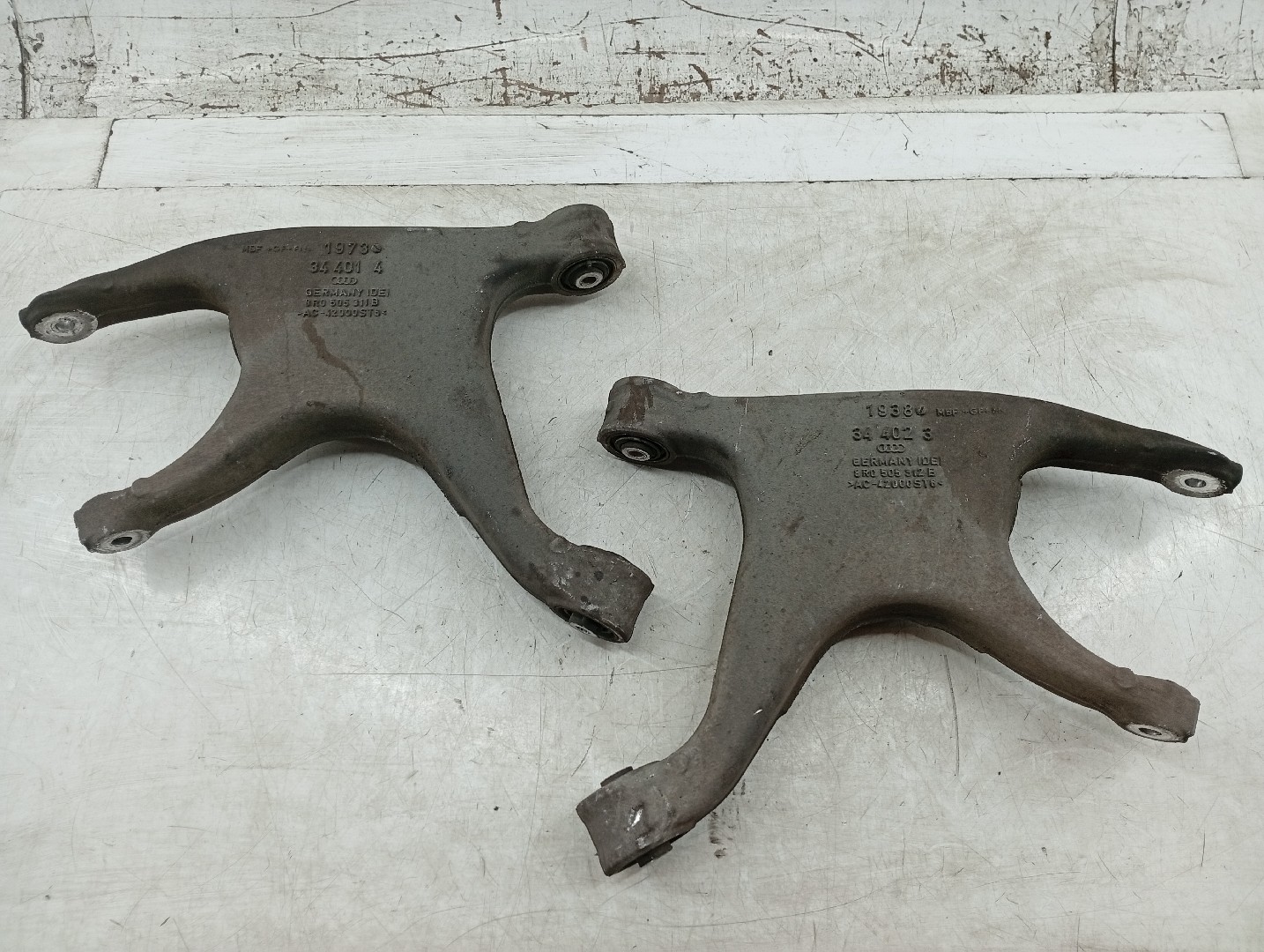 Braços de suspensão traseiros esquerdo / direito AUDI Q5 (8RB) | 08 - 17