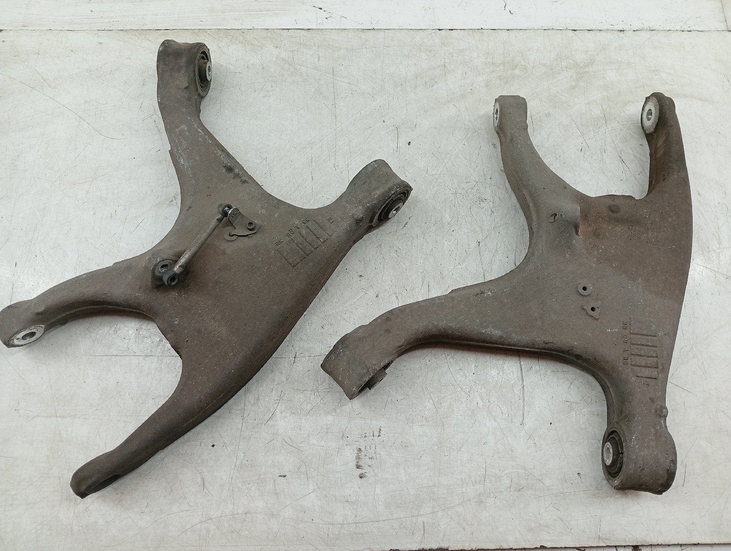 Braços de suspensão traseiros esquerdo / direito AUDI Q5 (8RB) | 08 - 17 Imagem-4