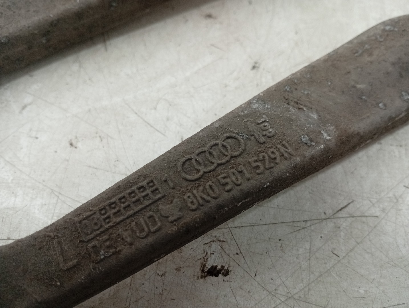 Braços de suspensão traseiros esquerdo / direito AUDI Q5 (8RB) | 08 - 17 Imagem-1