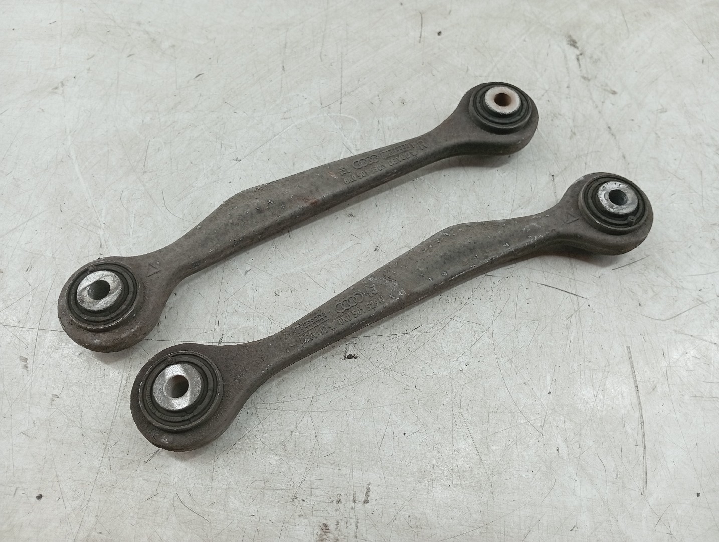 Braços de suspensão traseiros esquerdo / direito AUDI Q5 (8RB) | 08 - 17