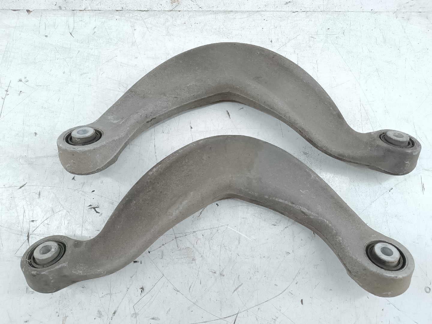 Braços de suspensão esquerdo e direito AUDI Q5 (8RB) | 08 - 17 Imagem-3